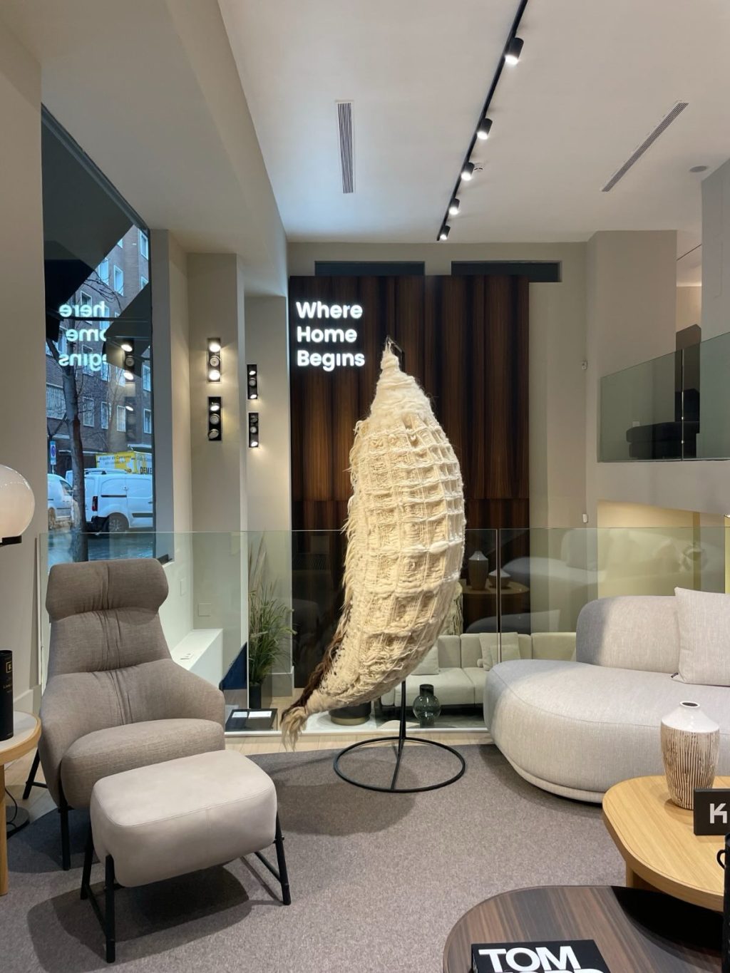 Instagram post from loule_criativo. This post is in position 0.